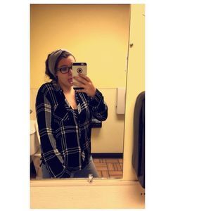 Meet your Posher, Valeria